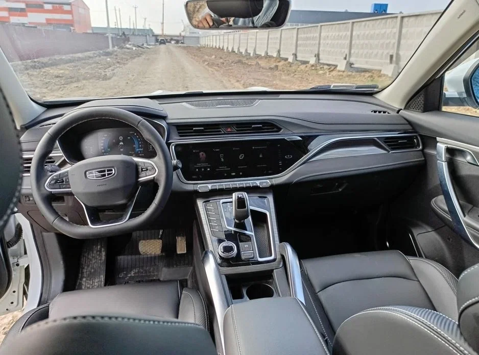 Geely Atlas Pro аренда